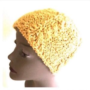 New Women’s Hand Knit Yellow ( Honey) Headband OS